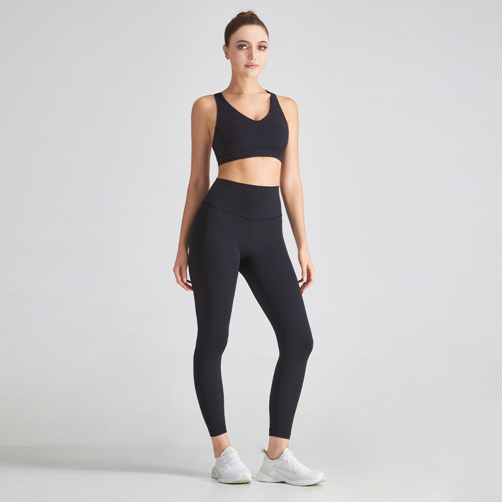 定制鏤空設計黑色跑步瑜伽褲肩部運動上衣健身瑜伽套裝健身女裝1